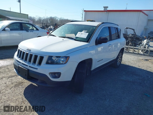 2016 Jeep Compass Sport z VIN 1C4NJCBA4GD785748, wystawiony jako IAAI lot #41585747 z przebiegiem Nie podano mil oraz . Historia ofert i sprzedaży dostępna na DreamBid. Obrazek 2.