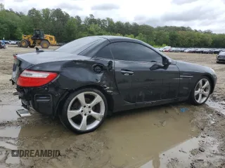 2012 Mercedes-Benz SLK 350 z VIN WDDPK5HA9CF008205, wystawiony jako Copart lot #55739275 z przebiegiem 157 538 mil mil oraz Szkody całkowita. Historia ofert i sprzedaży dostępna na DreamBid. Obrazek 3.