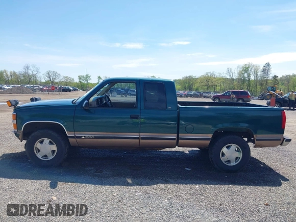 1998 Chevrolet Silverado 1500 with VIN 2GCEK19R8W1234004, listed as a IAAI auction lot 42161786 with 208,786 mi miles and . Bid and sale history available at DreamBid. Image 14.