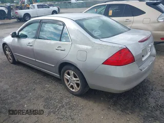 2007 Honda Accord EX с VIN 1HGCM56727A175410, выставлен на аукционе IAAI как лот 42195867 с пробегом 278 960 миль миль и . История ставок и продаж доступна на DreamBid. Изображение 3.