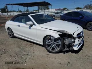 2019 Mercedes-Benz C 300 with VIN WDDWK8DB8KF870731, listed as a Copart auction lot 48304915 with 52,471 mi miles and Salvage Title. Bid and sale history available at carsss.com. Image 4.