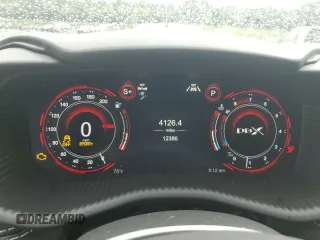 2021 Aston Martin DBX z VIN SCFVUJAW8MTV01405, wystawiony jako Copart lot #56564704 z przebiegiem 12 386 mil mil oraz Szkody całkowita. Historia ofert i sprzedaży dostępna na DreamBid. Obrazek 9.