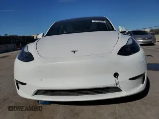 2024 Tesla Model Y with VIN 7SAYGDED3RF130826, listed as a Copart auction lot 47735185 with 10,467 mi miles and Non Repairable. Bid and sale history available at DreamBid. Image 5.