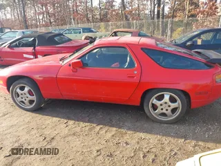 1989 Porsche 928 z VIN WP0JB0921KS860712, wystawiony jako IAAI lot #41497719 z przebiegiem Nie podano mil oraz . Historia ofert i sprzedaży dostępna na DreamBid. Obrazek 13.