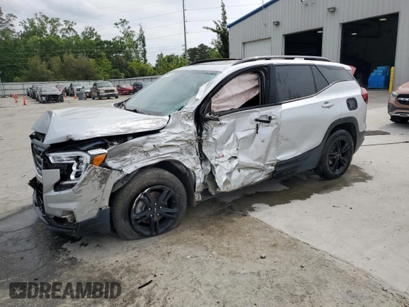 2022 GMC Terrain AT4 z VIN 3GKALYEV4NL251066, wystawiony jako Copart lot #53334335 z przebiegiem Nie podano mil oraz Szkoda całkowita • Salvage title. Historia ofert i sprzedaży dostępna na DreamBid. Obrazek 1.