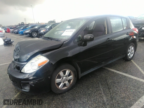 2007 Nissan Versa SL z VIN 3N1BC13E87L382677, wystawiony jako IAAI lot #36512894 z przebiegiem 144 906 mil mil oraz . Historia ofert i sprzedaży dostępna na DreamBid. Obrazek 2.
