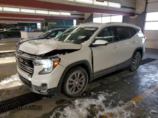 2022 GMC Terrain SLT z VIN 3GKALVEV1NL125357, wystawiony jako Copart lot #45694985 z przebiegiem 42 334 mil mil oraz Szkoda całkowita • Salvage title. Historia ofert i sprzedaży dostępna na DreamBid. Obrazek 1.