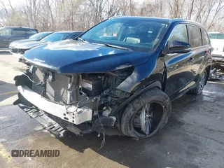 2018 Toyota Highlander SE with VIN 5TDJZRFH0JS533976, listed as a IAAI auction lot 41820619 with 131,015 mi miles and . Bid and sale history available at DreamBid. Image 2.