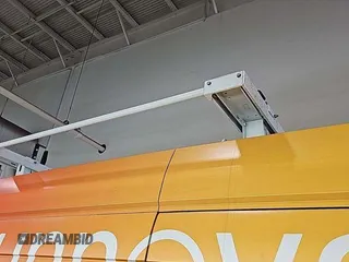 2023 Ford Transit Cargo с VIN 1FTBR2X82PKA60186, выставлен на аукционе IAAI как лот 42573161 с пробегом 47 202 миль миль и . История ставок и продаж доступна на DreamBid. Изображение 5.