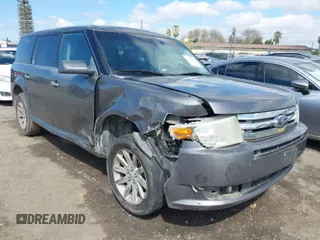 2009 Ford Flex SEL with VIN 2FMDK52C59BA83982, listed as a IAAI auction lot 41739752 with 200,016 mi miles. Bid and sale history available at carsss.com. Image 1.