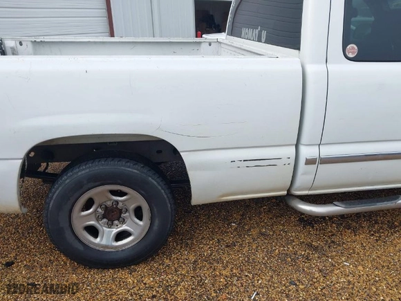 2002 GMC Sierra 1500 SLE with VIN 2GTEC19V821311698, listed as a IAAI auction lot 41585171 with 1 mi miles. Bid and sale history available at carsss.com. Image 6.