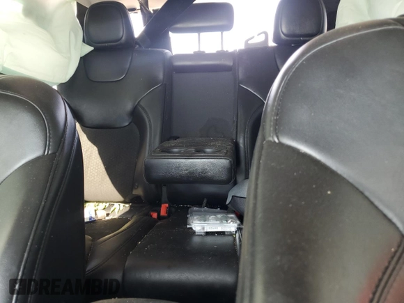 2019 Jeep Cherokee Latitude Plus with VIN 1C4PJLLB6KD338752, listed as a Copart auction lot 56044725 with 70,448 mi miles and Salvage title. Bid and sale history available at DreamBid. Image 10.