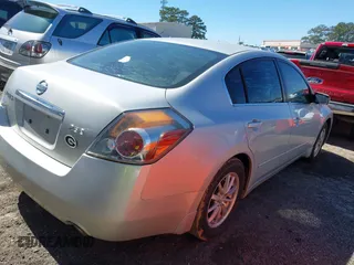 2008 Nissan Altima 2.5 with VIN 1N4AL21E28N550077, listed as a IAAI auction lot 41812456 with 274,030 mi miles. Bid and sale history available at carsss.com. Image 4.