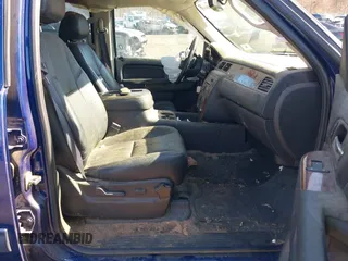 2013 Chevrolet Avalanche LT with VIN 3GNTKFE75DG180195, listed as a IAAI auction lot 41898991 with 119,154 mi miles and . Bid and sale history available at DreamBid. Image 5.