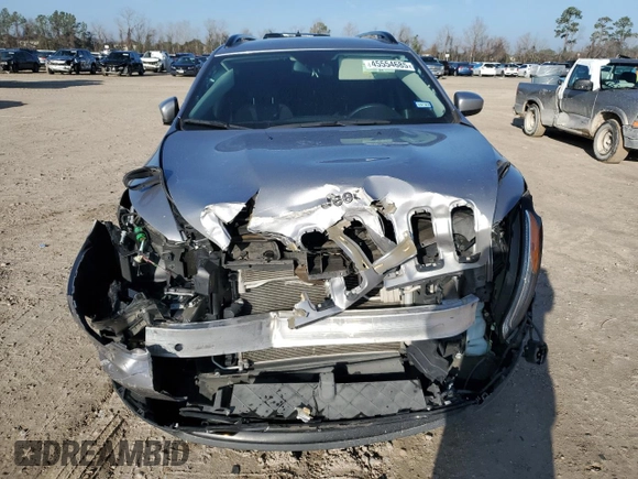 2018 Jeep Cherokee Latitude with VIN 1C4PJLCB8JD553225, listed as a Copart auction lot 45554685 with 81,331 mi miles and Salvage Title. Bid and sale history available at carsss.com. Image 5.