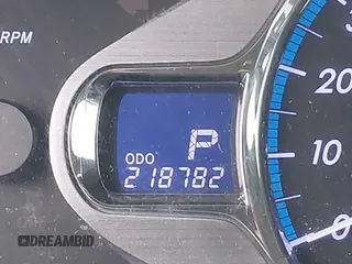 2014 Toyota Sienna XLE z VIN 5TDYK3DC5ES439511, wystawiony jako IAAI lot #41510779 z przebiegiem 218 782 mil mil oraz . Historia ofert i sprzedaży dostępna na DreamBid. Obrazek 16.