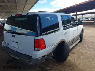 2004 Ford Expedition Eddie Bauer with VIN 1FMFU17L34LA57247, listed as a IAAI auction lot 39279271 with 152,511 mi miles. Bid and sale history available at carsss.com. Image 4.