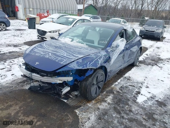 2025 Tesla Model 3 Long Range with VIN 5YJ3E1EA3SF886793, listed as a IAAI auction lot 41484616 with 139 mi miles. Bid and sale history available at carsss.com. Image 2.