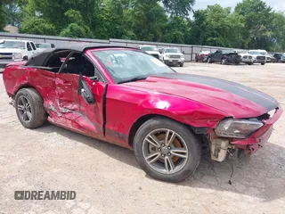 2012 Ford Mustang V6 with VIN 1ZVBP8EM5C5286673, listed as a IAAI auction lot 42172106 with 207,627 mi miles and . Bid and sale history available at DreamBid. Image 1.