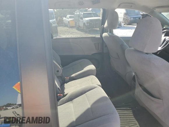 2016 Toyota Sienna LE AAS с VIN 5TDKK3DC8GS755476, выставлен на аукционе Copart как лот 56951595 с пробегом 228 678 миль миль и Списание • Salvage title. История ставок и продаж доступна на DreamBid. Изображение 10.