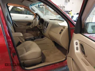 2006 Ford Escape XLT with VIN 1FMYU03186KA68258, listed as a IAAI auction lot 42521609 with 178,032 mi miles and . Bid and sale history available at DreamBid. Image 5.