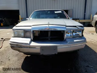 1992 Lincoln Town Car Executive with VIN 1LNLM81W9NY703247, listed as a Copart auction lot 68267014 with 58,853 mi miles and Salvage Title. Bid and sale history available at carsss.com. Image 5.