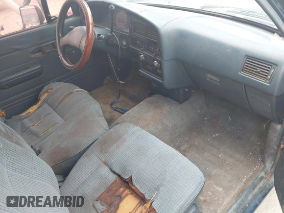 1990 Toyota Pickup with VIN JT4VN93D4L5008894, listed as a IAAI auction lot 41587289 with 186,525 mi miles and . Bid and sale history available at DreamBid. Image 5.