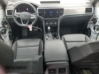 2022 Volkswagen Atlas SE with VIN 1V2JE2CA6NC223234, listed as a Copart auction lot 54621175 with 31,099 mi miles and Salvage title. Bid and sale history available at DreamBid. Image 8.