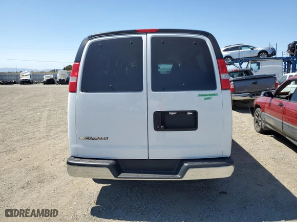 2018 Chevrolet Express Passenger LT with VIN 1GAZGPFG0J1331553, listed as a Copart auction lot 69189694 with 84,376 mi miles and Salvage Title. Bid and sale history available at carsss.com. Image 6.