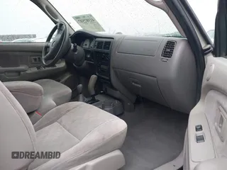 2004 Toyota Tacoma with VIN 5TEWN72N04Z430419, listed as a IAAI auction lot 41982507 with 191,802 mi miles and . Bid and sale history available at DreamBid. Image 5.