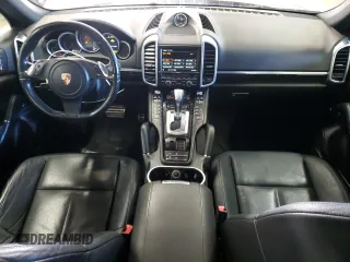 2012 Porsche Cayenne S z VIN WP1AB2A21CLA47534, wystawiony jako Copart lot #53674765 z przebiegiem 186 417 mil mil oraz Tytuł czysty. Historia ofert i sprzedaży dostępna na DreamBid. Obrazek 8.