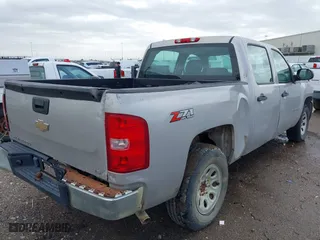 2007 Chevrolet Silverado 1500 LT w/1LT with VIN 2GCEC13CX71567954, listed as a IAAI auction lot 41697566 with 74,568 mi miles. Bid and sale history available at carsss.com. Image 4.
