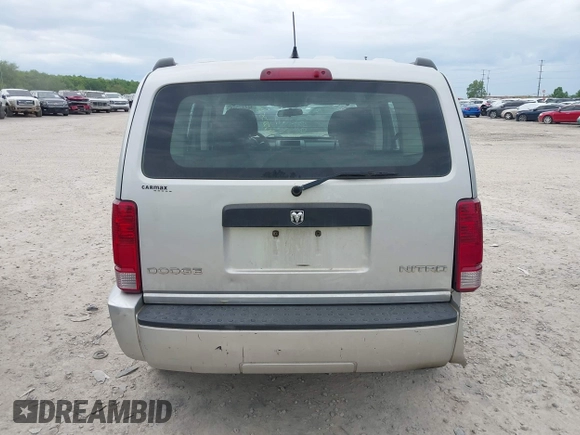 2011 Dodge Nitro SE z VIN 1D4PT2GK3BW600426, wystawiony jako IAAI lot #42227568 z przebiegiem 271 351 mil mil oraz . Historia ofert i sprzedaży dostępna na DreamBid. Obrazek 17.