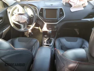 2018 Jeep Cherokee Trailhawk with VIN 1C4PJMBB1JD549783, listed as a Copart auction lot 77056883 with 84,404 mi miles and Non repairable. Bid and sale history available at DreamBid. Image 8.