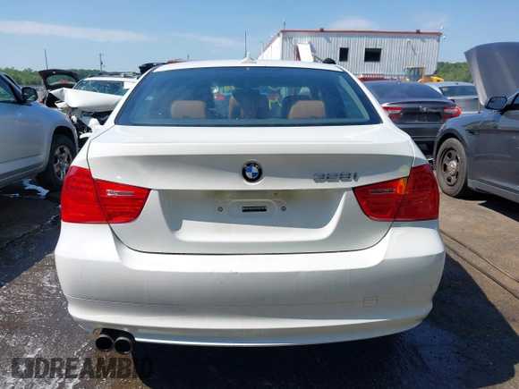 2011 BMW 3 Series 328i xDrive with VIN WBAPK5C54BA662199, listed as a IAAI auction lot 42651146 with 190,396 mi miles and . Bid and sale history available at DreamBid. Image 16.