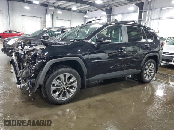 2024 Toyota RAV4 XLE Premium z VIN 2T3A1RFV0RC481791, wystawiony jako Copart lot #59015185 z przebiegiem 9 383 mil mil oraz Szkoda całkowita • Salvage title. Historia ofert i sprzedaży dostępna na DreamBid. Obrazek 1.