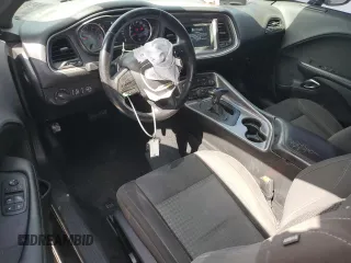 2019 Dodge Challenger SXT z VIN 2C3CDZAG3KH727458, wystawiony jako Copart lot #55354915 z przebiegiem 93 970 mil mil oraz Nie do naprawy • Non repairable. Historia ofert i sprzedaży dostępna na DreamBid. Obrazek 8.