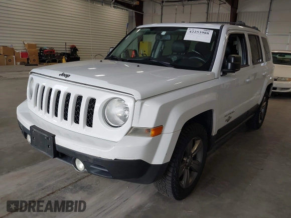 2014 Jeep Patriot High Altitude z VIN 1C4NJPFA3ED624662, wystawiony jako IAAI lot #42253988 z przebiegiem 121 182 mil mil oraz . Historia ofert i sprzedaży dostępna na DreamBid. Obrazek 2.
