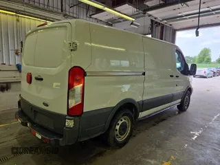 2016 Ford Transit Cargo z VIN 1FTYE1YM9GKB19505, wystawiony jako IAAI lot #42774251 z przebiegiem 252 184 mil mil oraz . Historia ofert i sprzedaży dostępna na DreamBid. Obrazek 49.