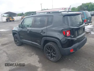 2017 Jeep Renegade Latitude z VIN ZACCJBBB7HPF22652, wystawiony jako IAAI lot #42230081 z przebiegiem 108 696 mil mil oraz . Historia ofert i sprzedaży dostępna na DreamBid. Obrazek 3.