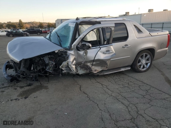 2008 Cadillac Escalade EXT with VIN 3GYFK62818G277008, listed as a Copart auction lot 87545465 with 132,389 mi miles and Non Repairable. Bid and sale history available at carsss.com. Image 1.