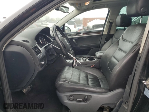 2013 Volkswagen Touareg Lux with VIN WVGEF9BP2DD006847, listed as a Copart auction lot 87613955 with 157,200 mi miles and Salvage Title. Bid and sale history available at DreamBid. Image 7.