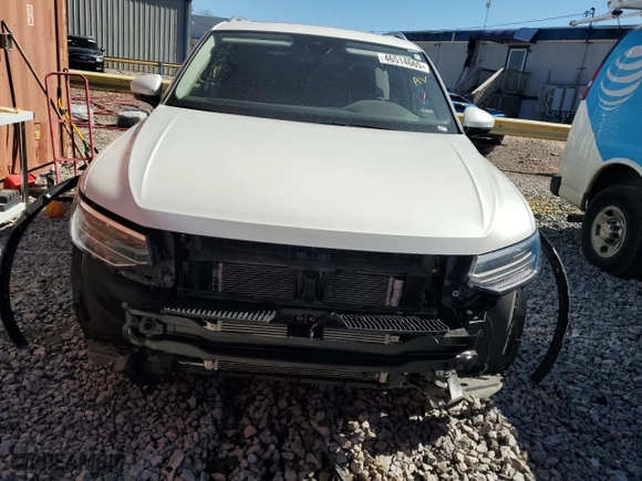2023 Volkswagen Tiguan SE with VIN 3VVNB7AX8PM085800, listed as a Copart auction lot 46514665 with 26,481 mi miles and Salvage Title. Bid and sale history available at carsss.com. Image 5.