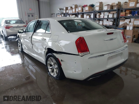 2015 Chrysler 300 Limited with VIN 2C3CCAAG1FH930942, listed as a IAAI auction lot 40791373 with 175,775 mi miles. Bid and sale history available at carsss.com. Image 3.