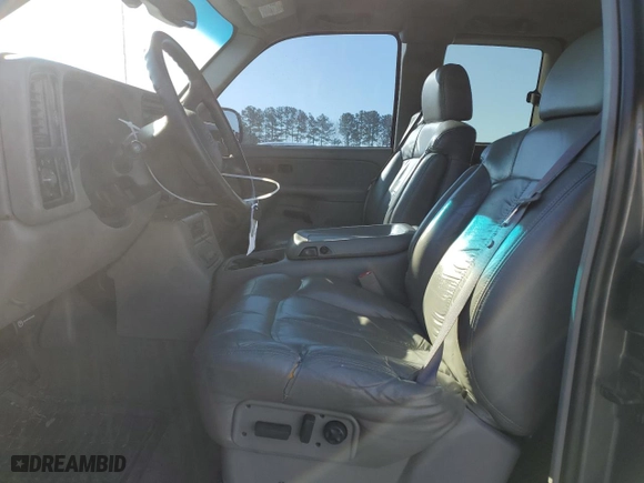 2002 Chevrolet Silverado 1500 LT with VIN 2GCEC19TX21376728, listed as a Copart auction lot 48773675 with 231,559 mi miles and Salvage Title. Bid and sale history available at carsss.com. Image 7.