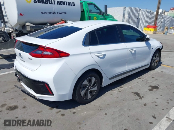2017 Hyundai Ioniq SEL z VIN KMHC75LC2HU049325, wystawiony jako IAAI lot #42321171 z przebiegiem 128 891 mil mil oraz . Historia ofert i sprzedaży dostępna na DreamBid. Obrazek 4.