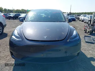 2024 Tesla Model Y Long Range with VIN 7SAYGDEE3RF152964, listed as a IAAI auction lot 40394843 with 3,393 mi miles. Bid and sale history available at carsss.com. Image 12.