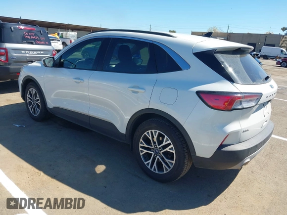 2020 Ford Escape SEL with VIN 1FMCU0H61LUA40865, listed as a IAAI auction lot 41889903 with 58,592 mi miles and . Bid and sale history available at carsss.com. Image 3.