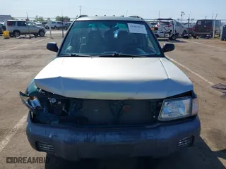 2001 Subaru Forester L with VIN JF1SF63561G719978, listed as a IAAI auction lot 41993814 with 208,781 mi miles. Bid and sale history available at carsss.com. Image 12.