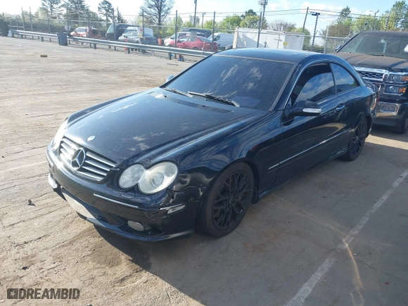 2004 Mercedes-Benz CLK-Class 5.0L with VIN WDBTJ75J14F095156, listed as a IAAI auction lot 41815605 with 176,902 mi miles. Bid and sale history available at carsss.com. Image 2.